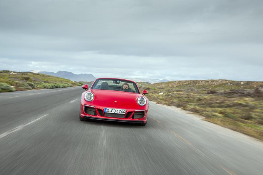  Porsche 911 Carrera GTS Cabriolet 2017 года  (WW) (фото 8 из 17)